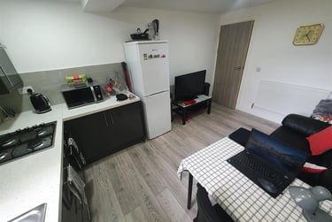 1 bed flat, Russell Street, Plasnewydd, Cardiff, CF243BG - Image 5